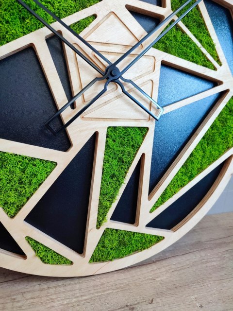 Drewniany zegar z mchem chrobotkiem, 45 cm