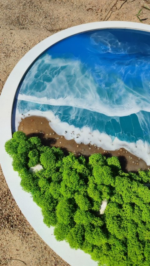 Morski obraz z żywicy epoksydowej z mchem chrobotkiem, w kole o średnicy 50 cm