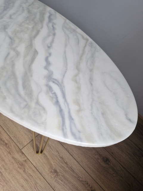 Stolik kawowy z żywicy epoksydowej z efektem marmuru, marmur